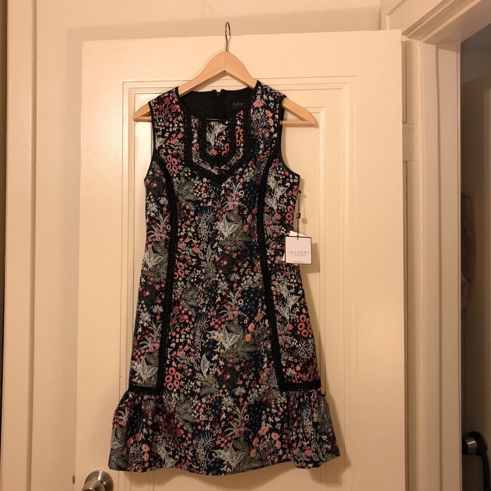 Beautiful cocktail dress NWT ideal for a wedding!